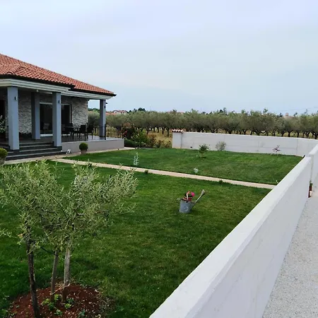 Ferienhaus Mit Terrasse, Grill Und Garten Holiday home