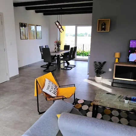 Ferienhaus Mit Terrasse, Grill Und Garten Holiday home *