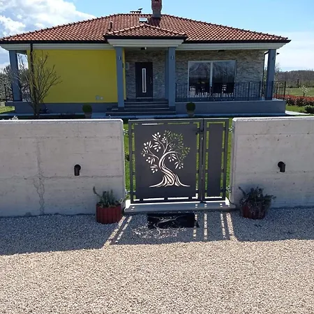 Ferienhaus Mit Terrasse, Grill Und Garten Holiday home Petrovija