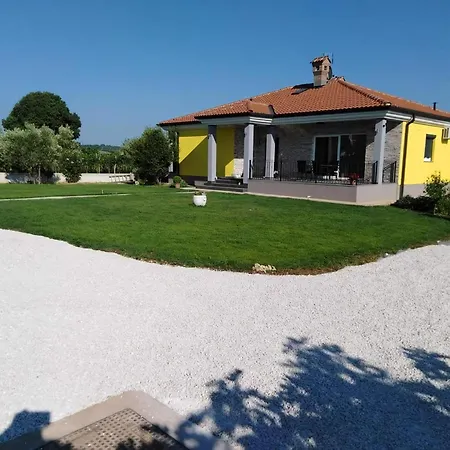 Ferienhaus Mit Terrasse, Grill Und Garten * Petrovija