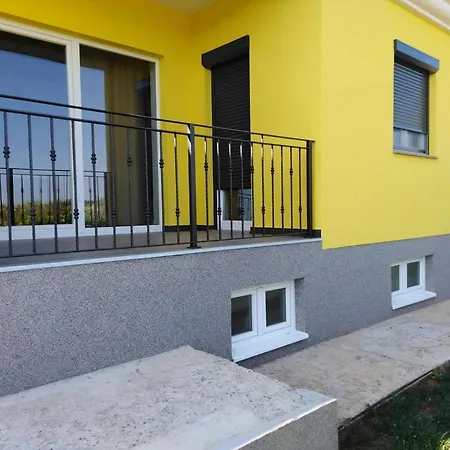 Ferienhaus Mit Terrasse, Grill Und Garten Holiday home *