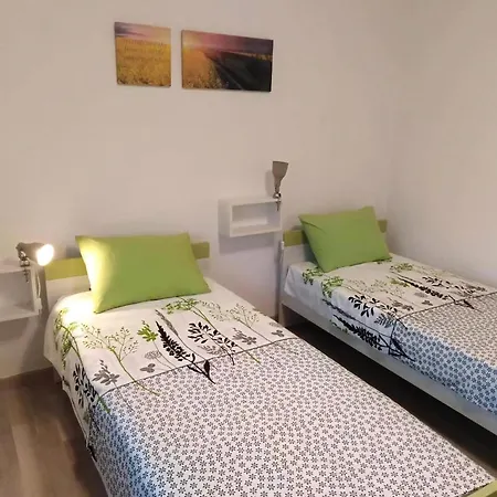 Ferienhaus Mit Terrasse, Grill Und Garten