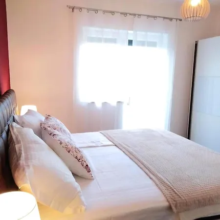 Casa Vacanze بيت للعطل Petrovija